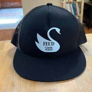 Feud: Capote and the Women hat.